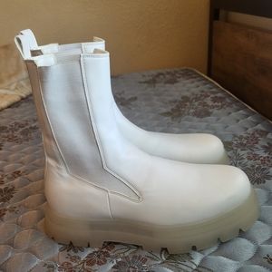 BERSHKA BOOTS